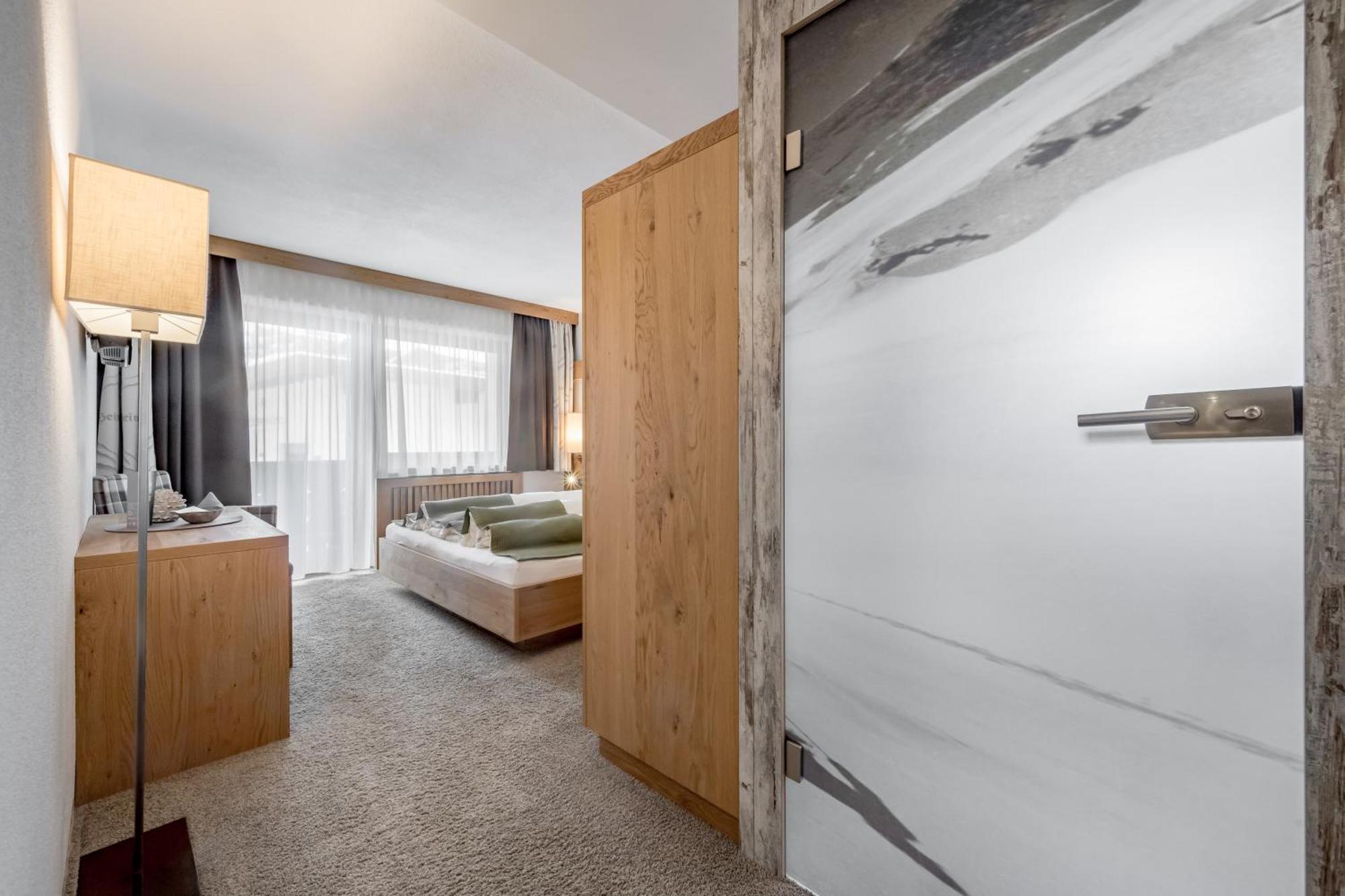Hotel Sportpension Carinthia Sölden Buitenkant foto